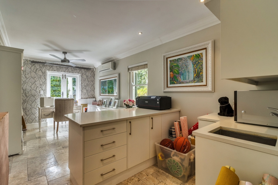 9 Bedroom Property for Sale in Parel Vallei Western Cape